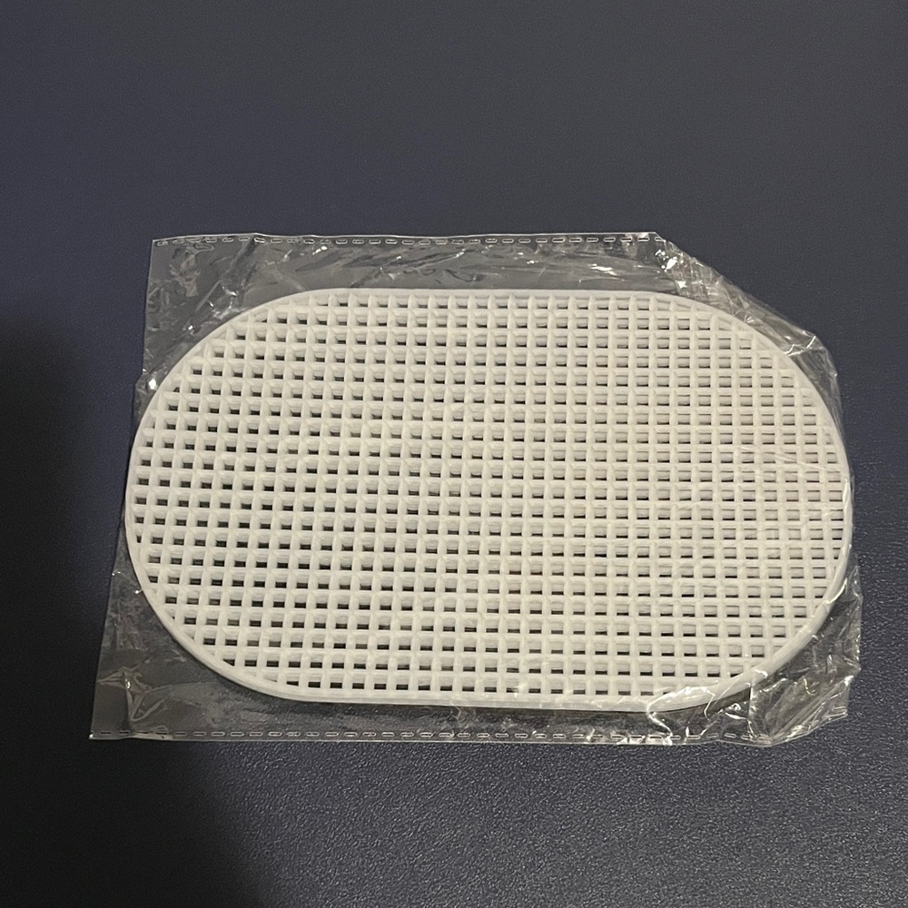 New Oval Plastic Canvas Craft Supplies 4-Piece Black Clear Needlepoint Stitching
